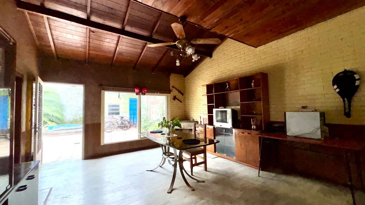 Casa de 5 ambientes en venta en Lomas del Mirador, Avenida Eva Perón 400, foto 2