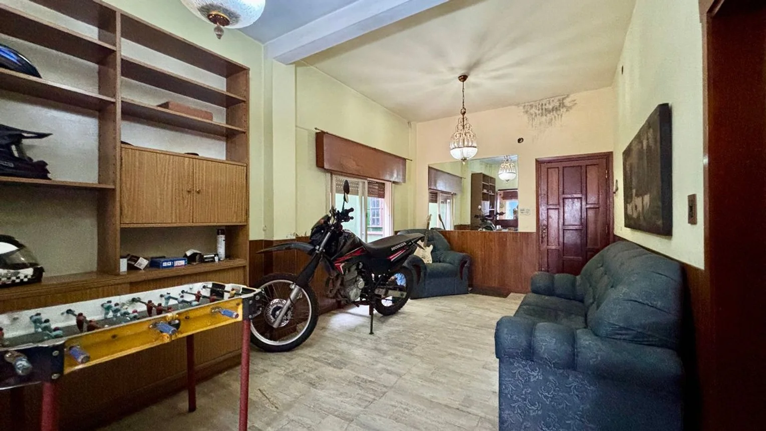 Casa de 5 ambientes en venta en Lomas del Mirador, Avenida Eva Perón 400, foto 3