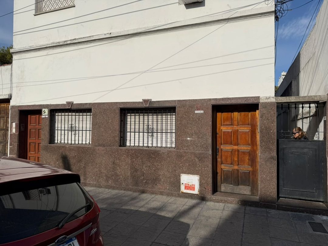 VENTA PH 3 AMB. EN AVELLANEDA A REFACCIONAR
