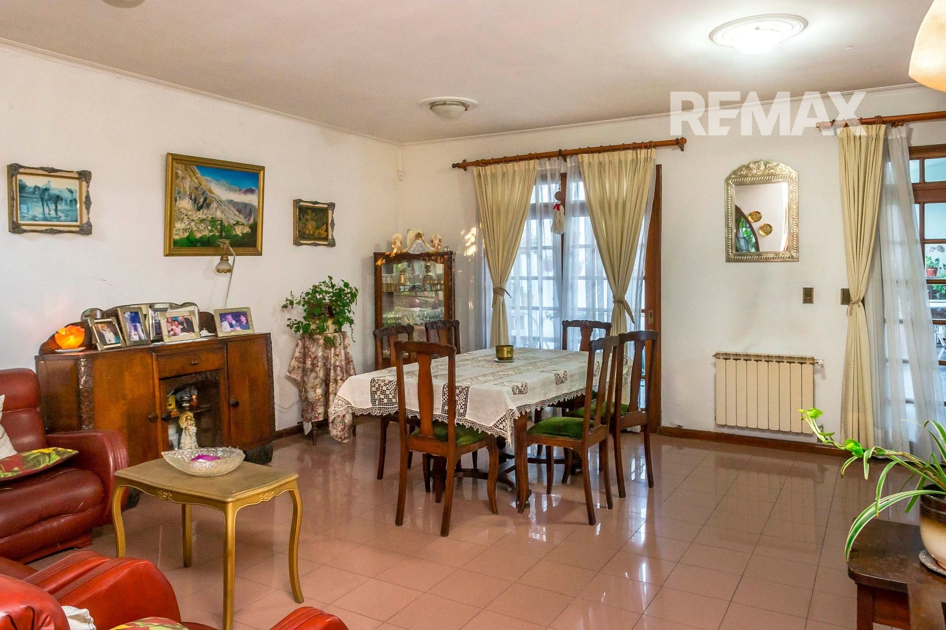 CASA ZONA SHOPPING EN VENTA PERMUTA 460 M2 - foto 3