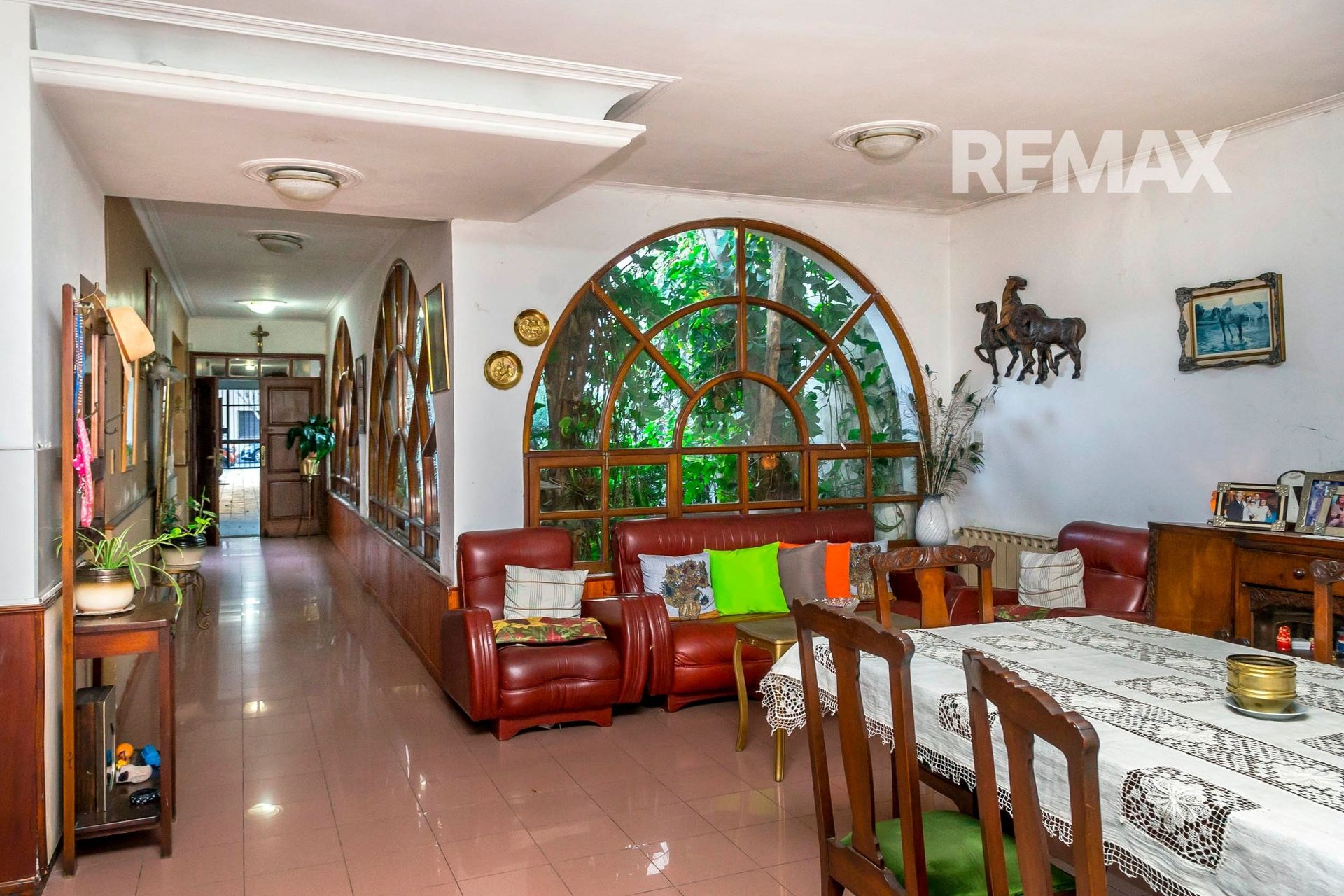 CASA ZONA SHOPPING EN VENTA PERMUTA 460 M2 - foto 7