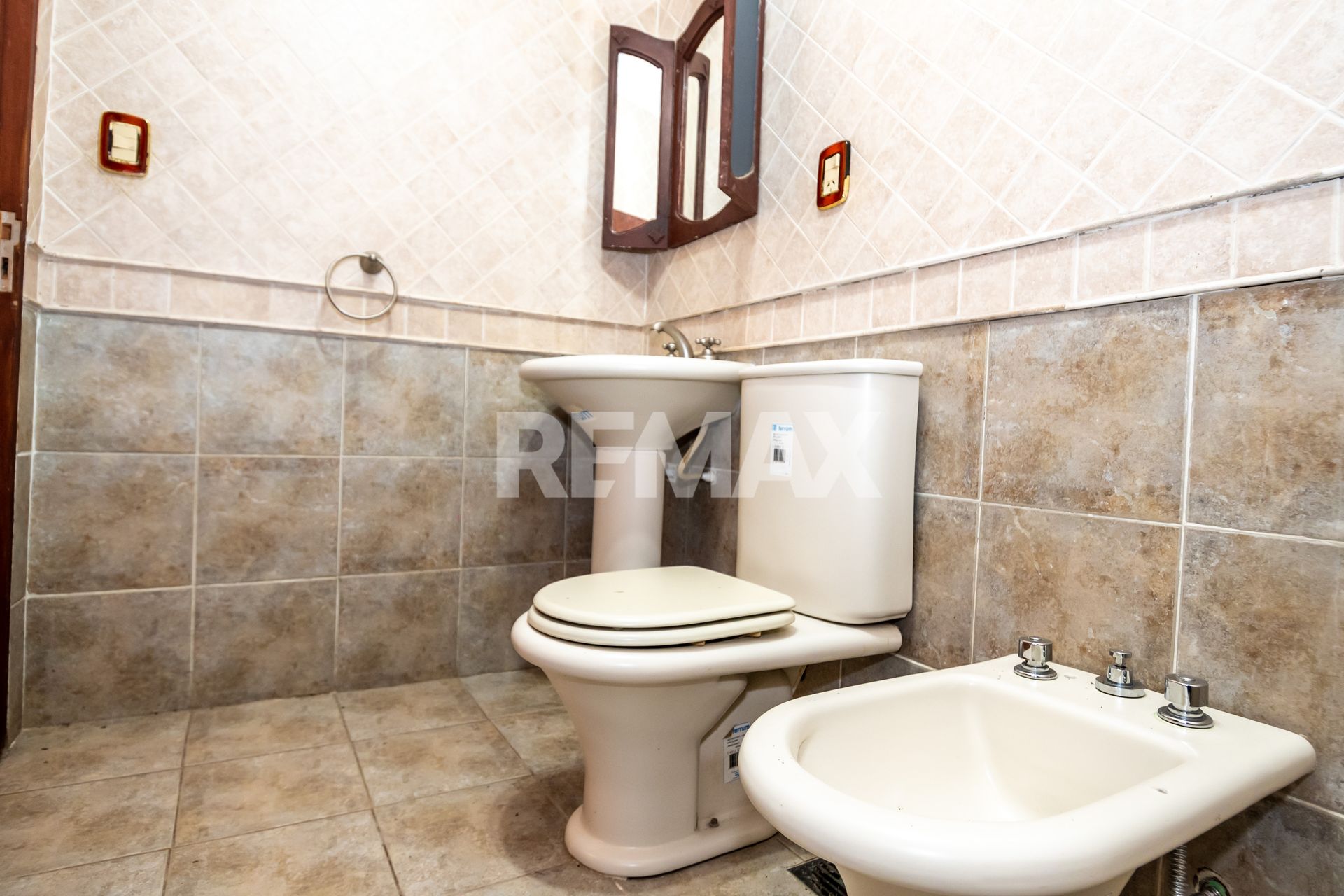 CASA EN VENTA SAN LORENZO 4 DORMITORIOS - foto 7