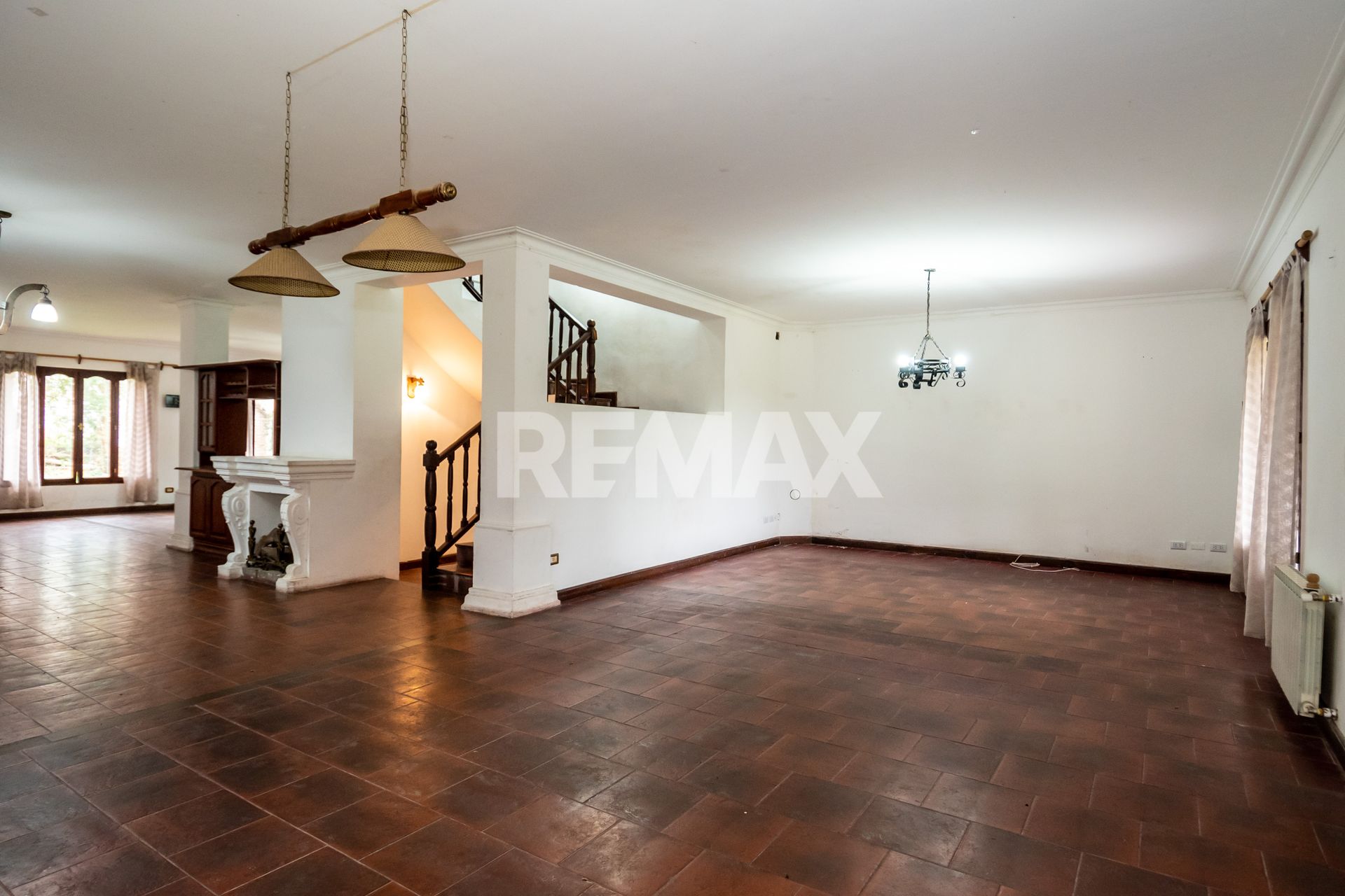 CASA EN VENTA SAN LORENZO 4 DORMITORIOS - foto 2