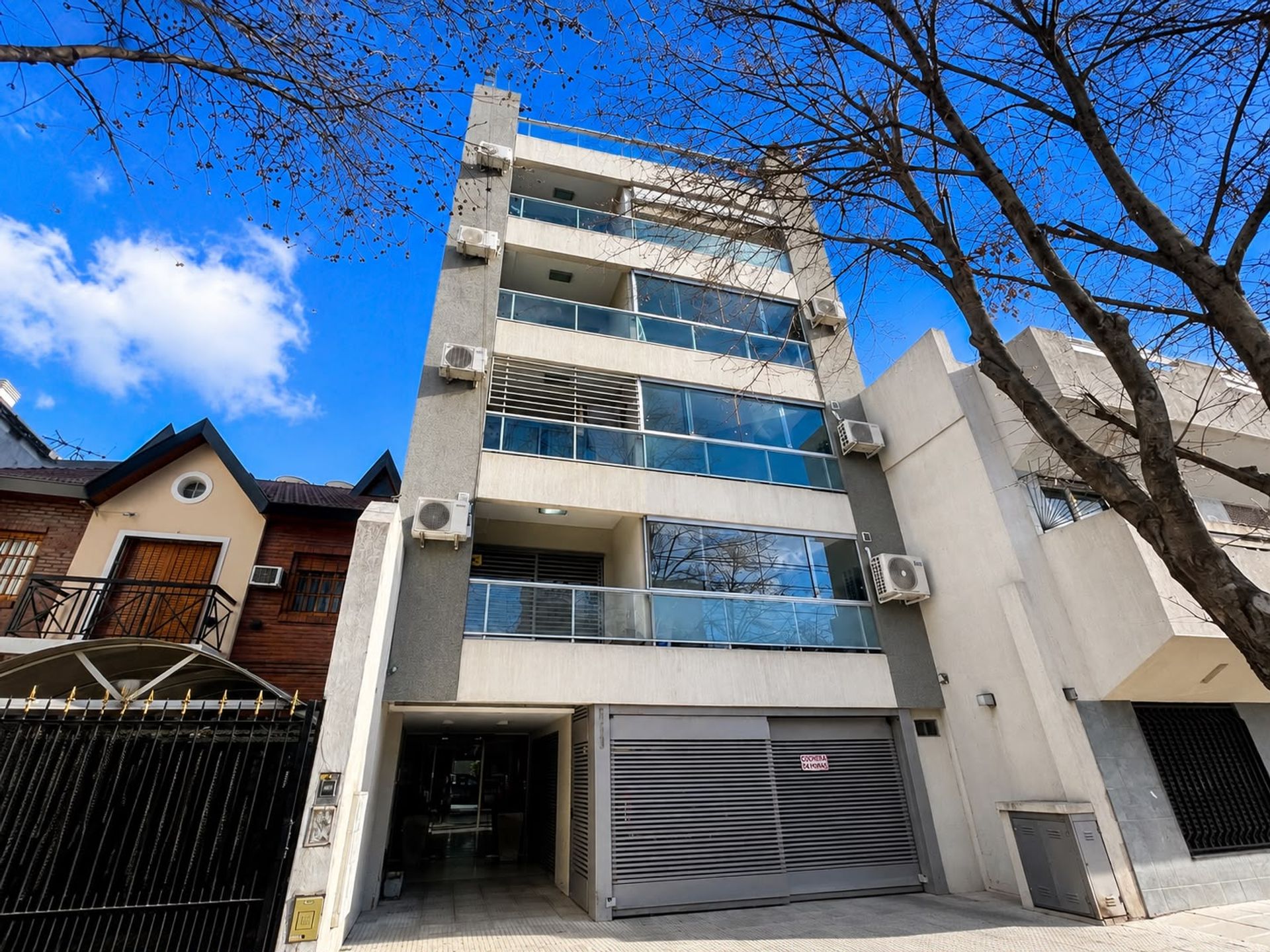 VENTA DEPARTAMENTO 2 AMBIENTES LINIERS COCHERA