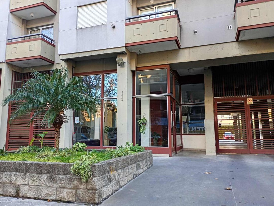 DEPARTAMENTO 2 AMBIENTES ALQUILER MORON COCHERA