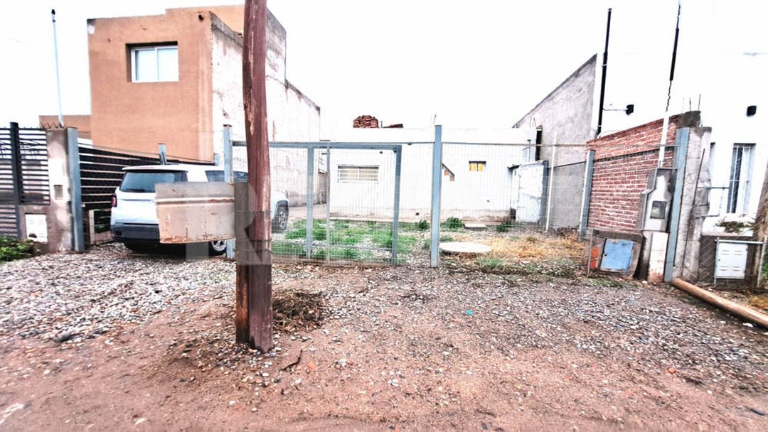 VENTA CASA 1 DORMITORIO BARRIO PORTAL RÍO COLORADO