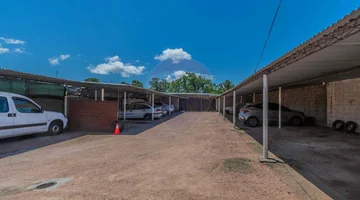 VENTA CASA TRES DORMITORIOS COLON MAS 18 COCHERAS