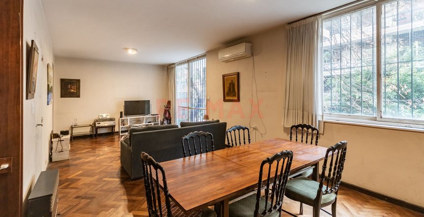 Venta piso 4 amb con balcón y cochera en Belgrano
