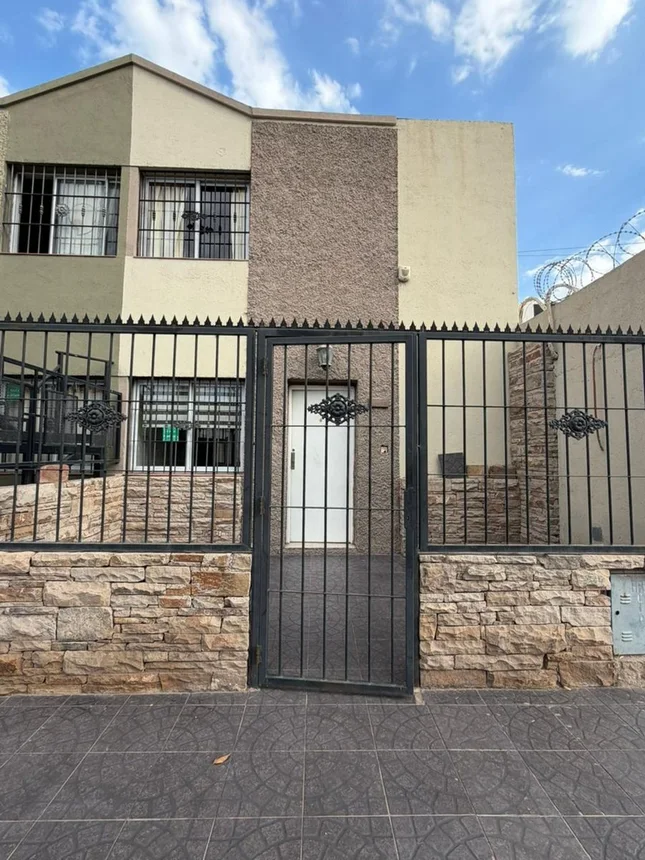 Casa en venta en Guaymallén, foto 2