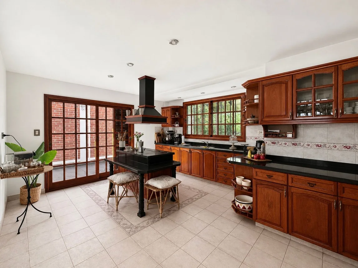 Casa de 8 ambientes en venta en Villa Sarmiento, Virrey Liniers 400, foto 2