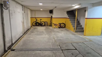 VENTA DE COCHERAS EN POCITOS CON RENTA Y SIN RENTA