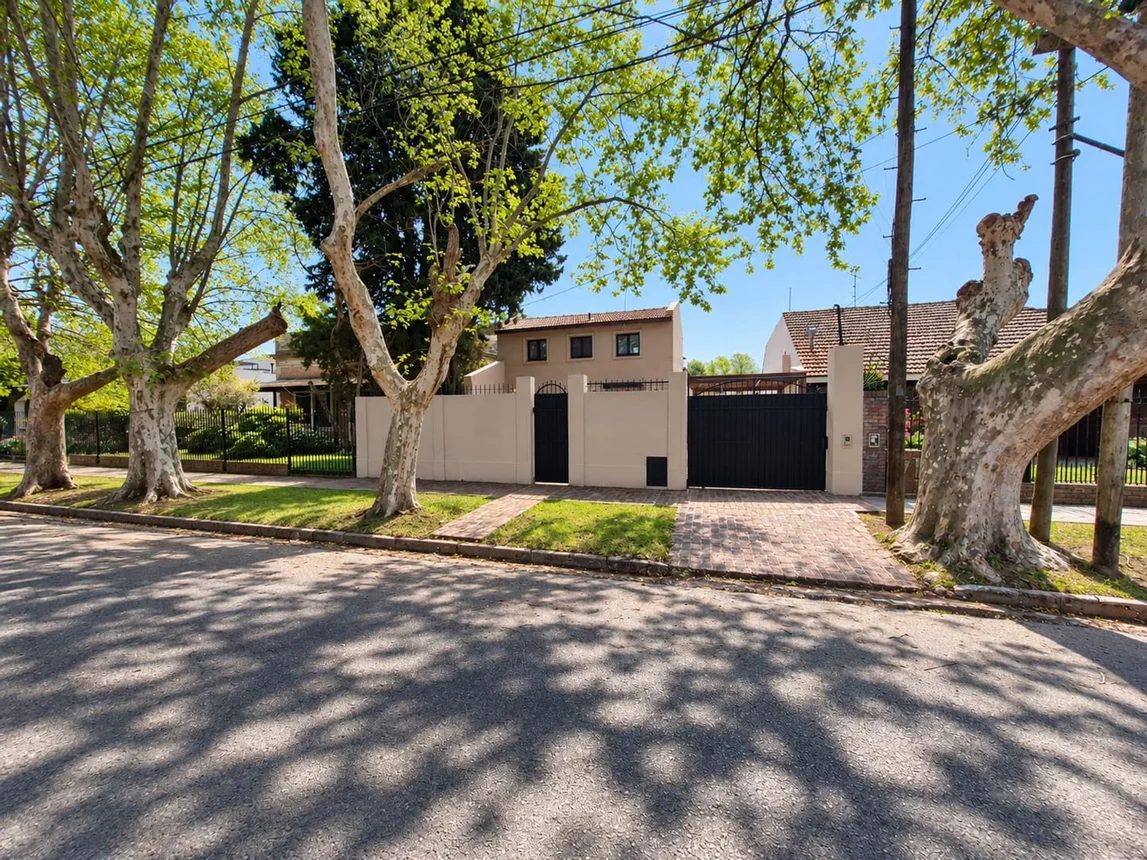 Casa en venta en Adrogué, Bartolomé Mitre 1800