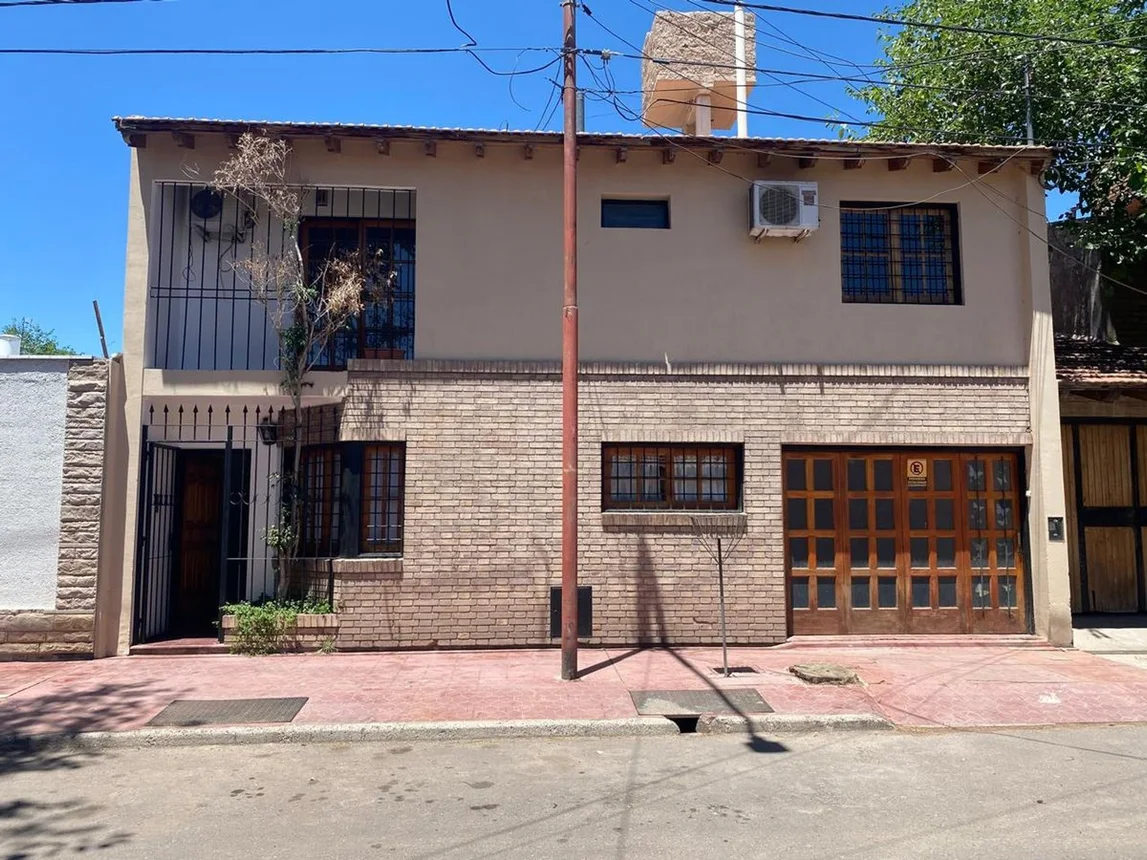 Casa en venta en Guaymallén, foto 2