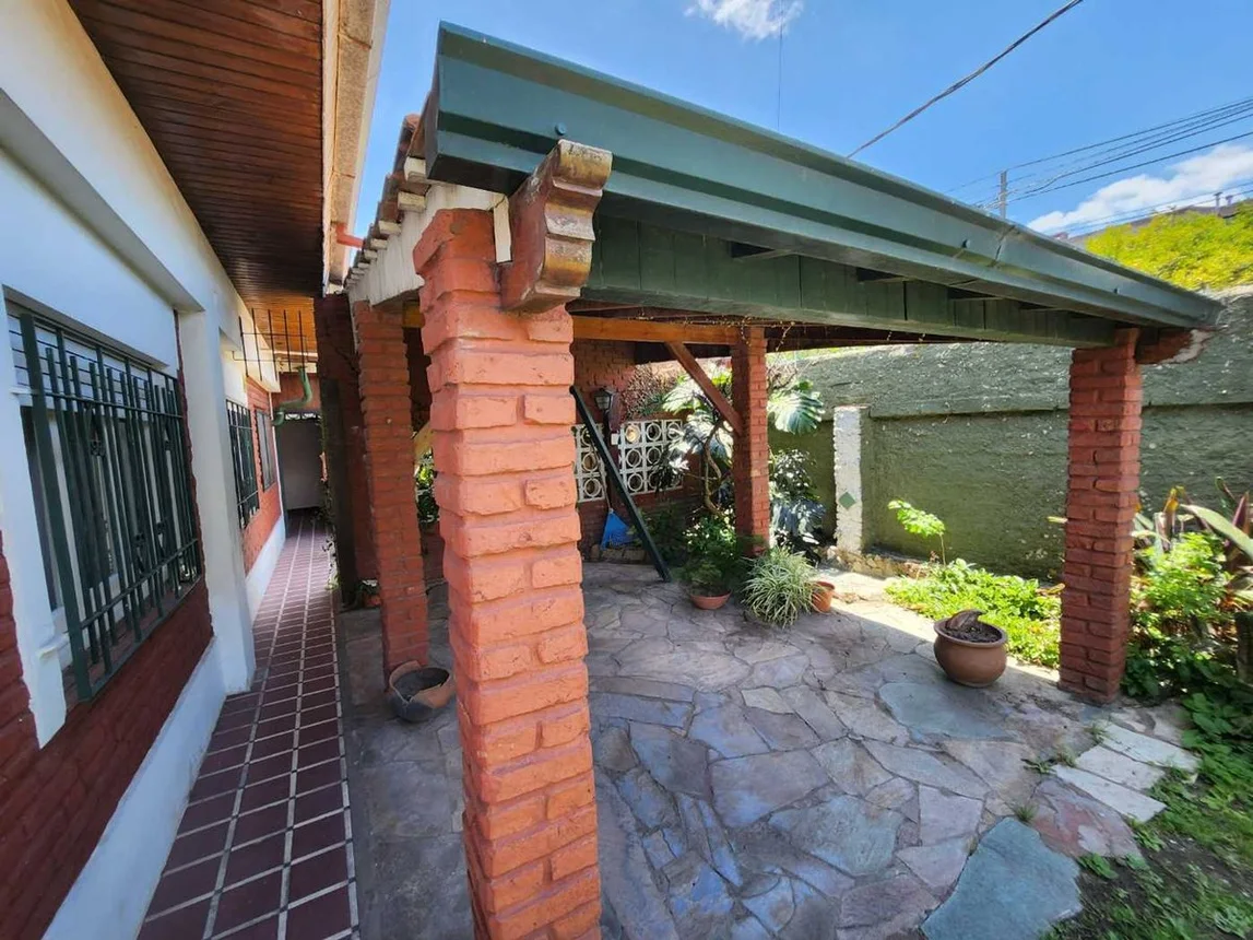 Casa en venta en Lanús Oeste, foto 2