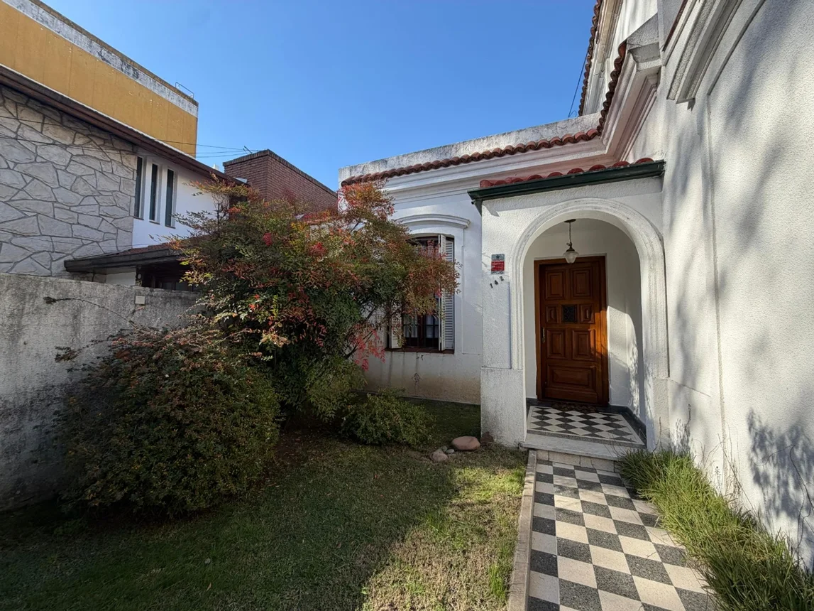 Casa de 4 ambientes en venta en Bernal Este, 25 de Mayo 100, foto 3