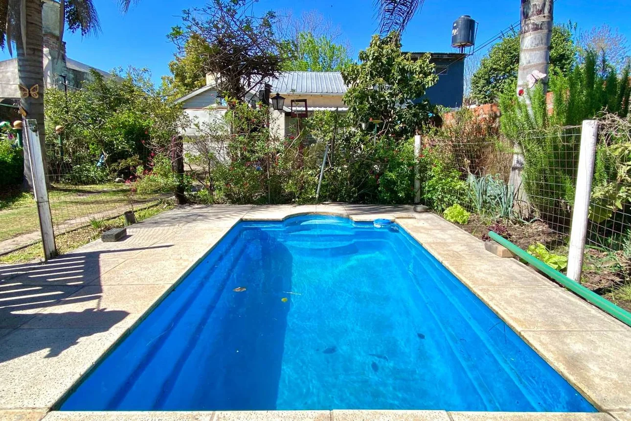 Casa en venta en Grand Bourg, República Argentina 1800