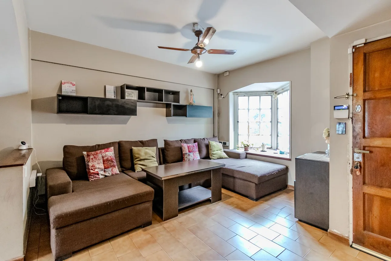 Casa de 4 ambientes en venta en Villa del Parque, Lascano 2600
