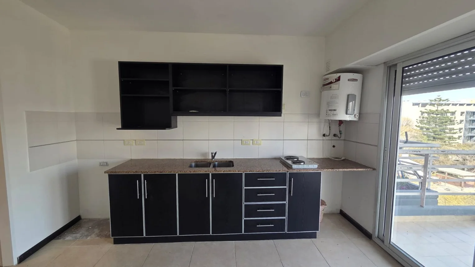 Departamento en alquiler en Morón, República Oriental del Uruguay 700