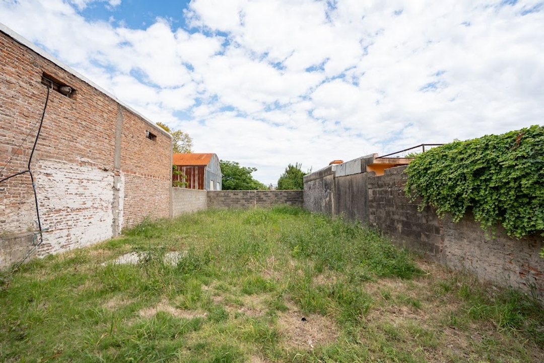VENTA LOTE EN CAPITAN BERMUDEZ