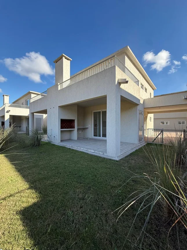 Casa dúplex en alquiler en Pilar, foto 2