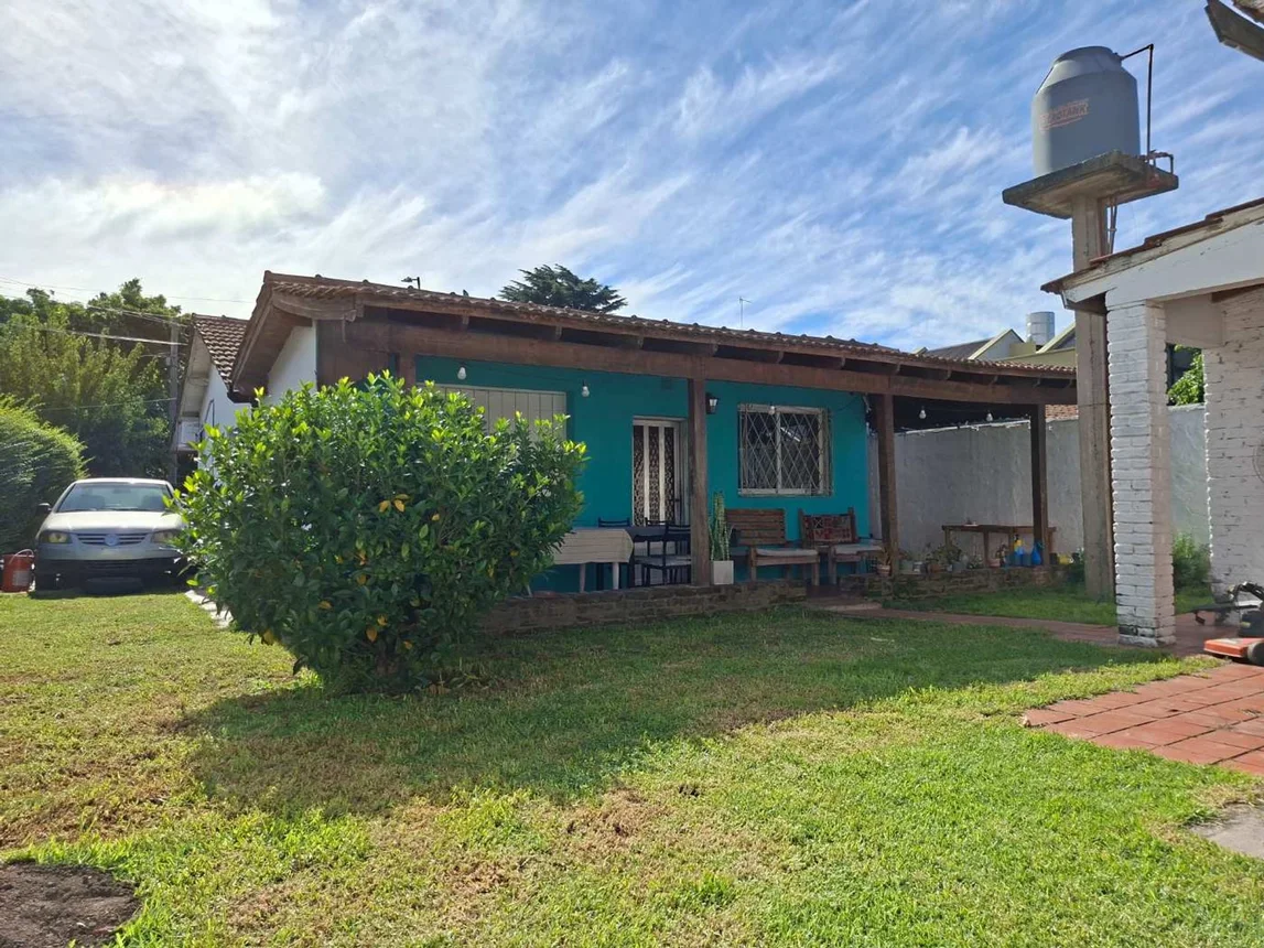 Casa de 5 ambientes en venta en Lomas del Mirador, General Hornos 900, foto 4