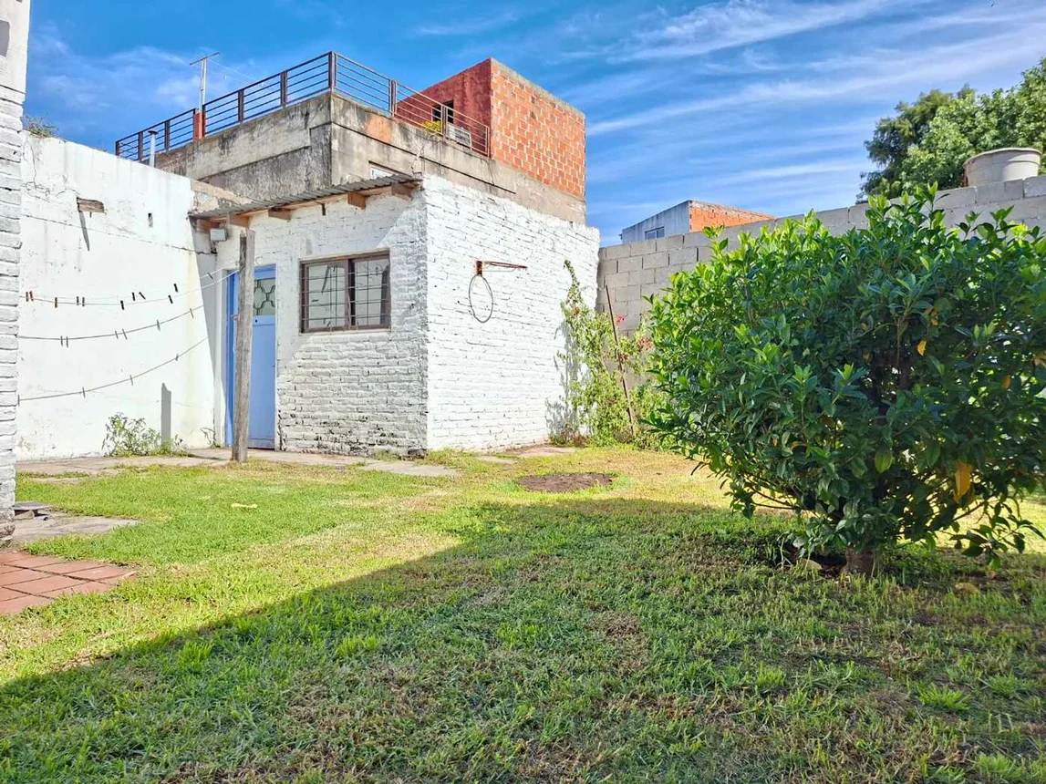 Casa de 5 ambientes en venta en Lomas del Mirador, General Hornos 900, foto 3