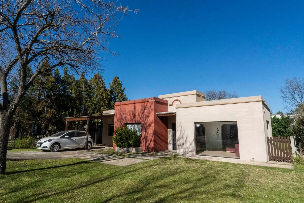 Casa en venta en Pilar, foto 2