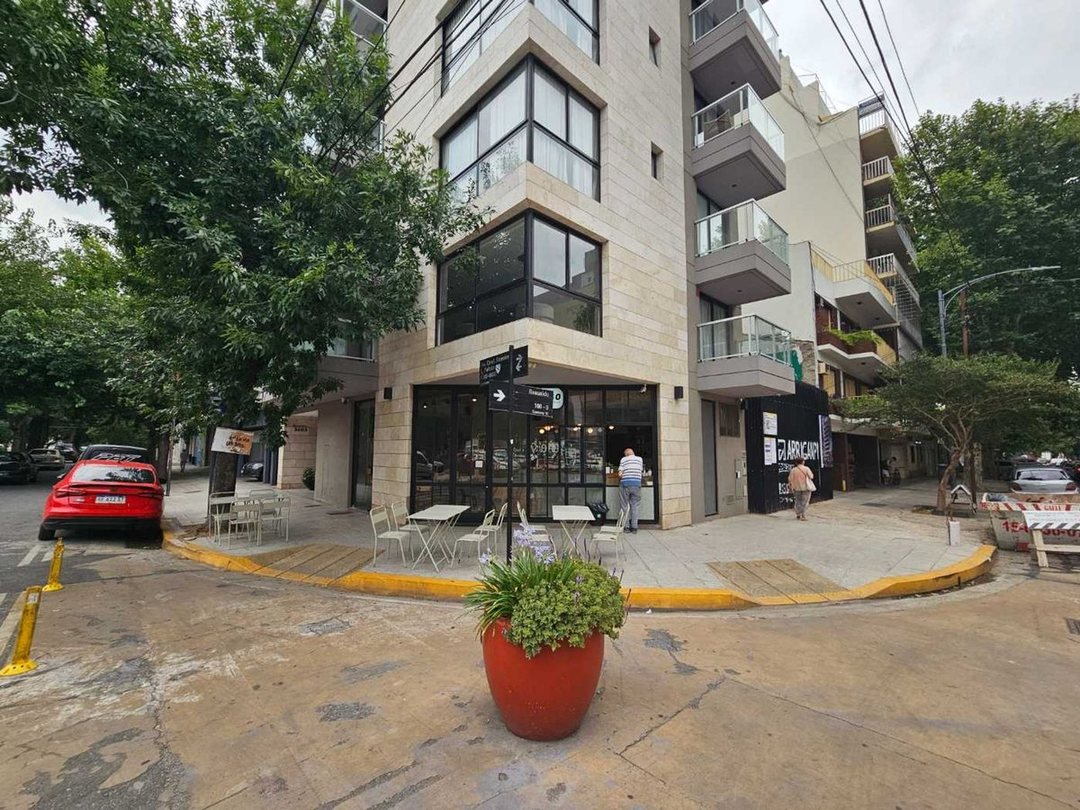 EXCTE LOCAL ESQUINA - VENTA CON RENTA- VILLA LURO