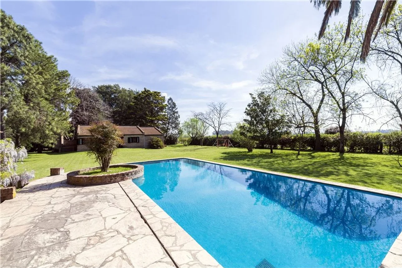 Casa en venta en Pilar, foto 2