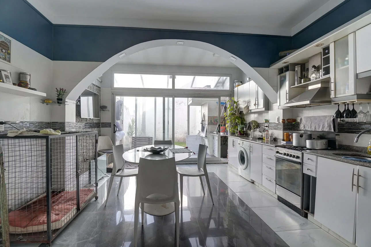Casa tríplex en venta en Villa Sarmiento, Ramón Lista 200