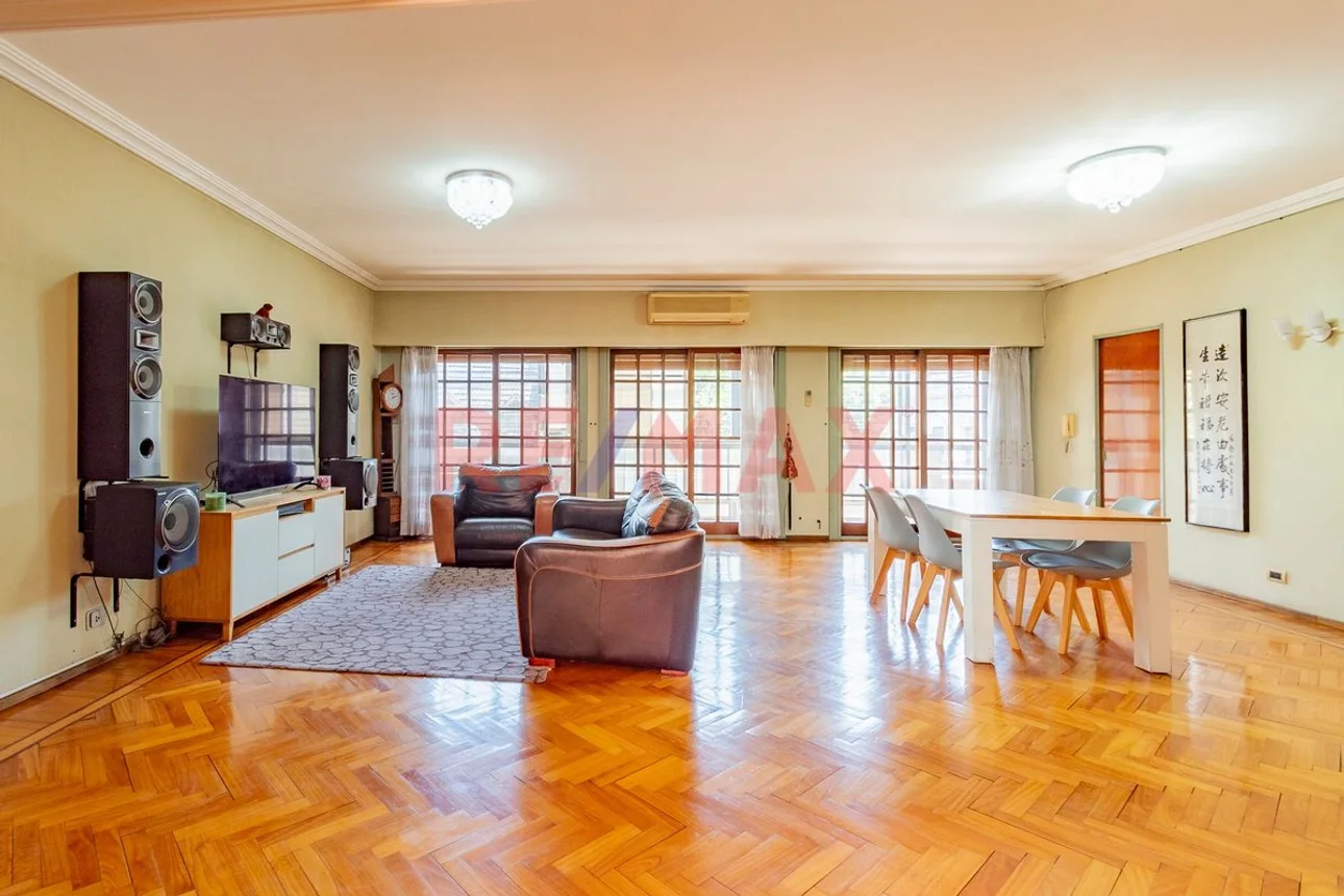 Piso de 7 ambientes en venta en San Cristóbal, Avenida Jujuy 1000