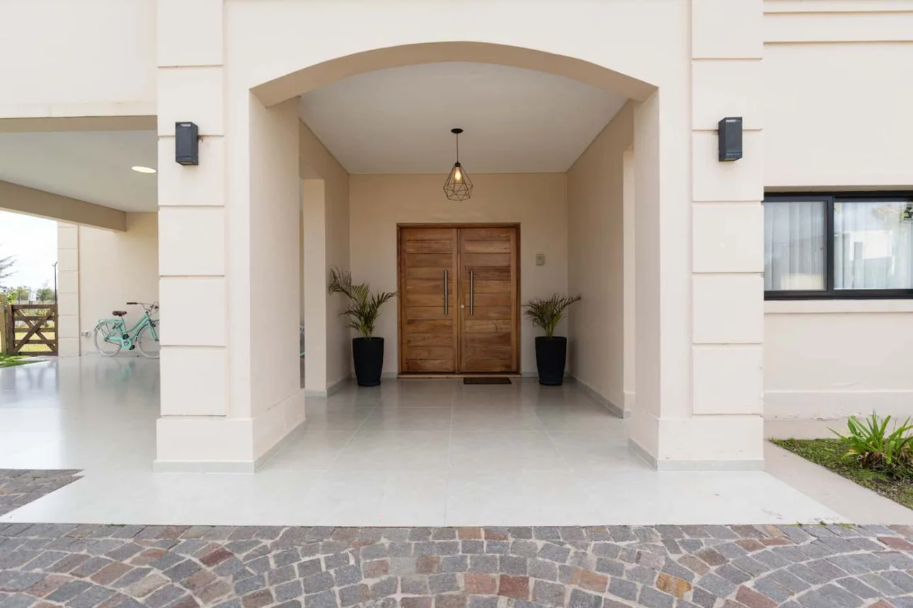 Casa tríplex en venta en La Plata, foto 2