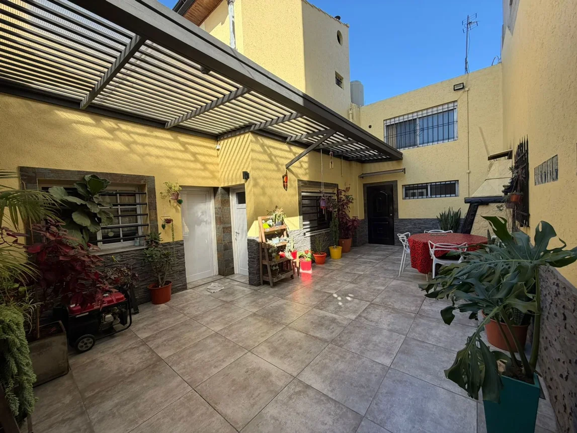 PH de 5 ambientes en venta en Lanús Este, Centenario Uruguayo 1500