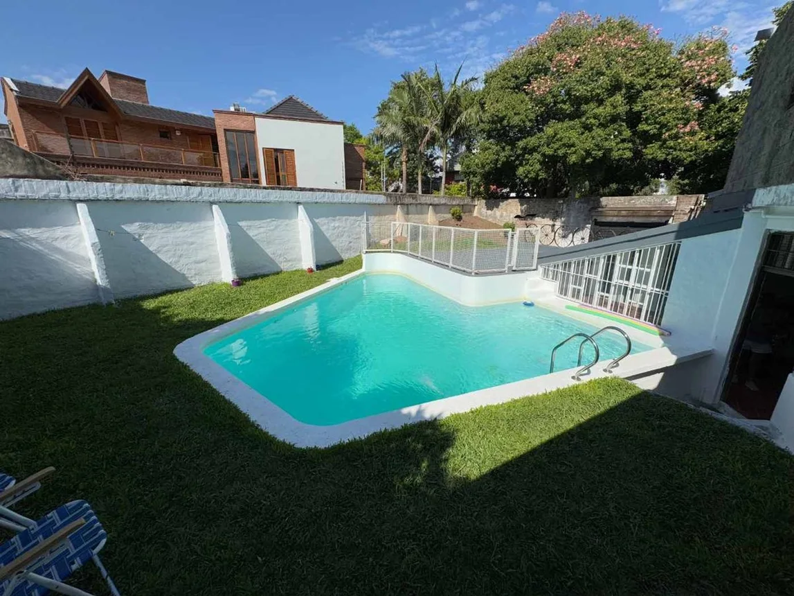 Casa de 4 ambientes en venta en Don Bosco, Avenida Caseros 2400, foto 3