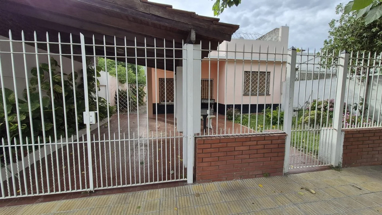 Casa de 3 ambientes en venta en Monte Chingolo, Manuel Corvalan 1900