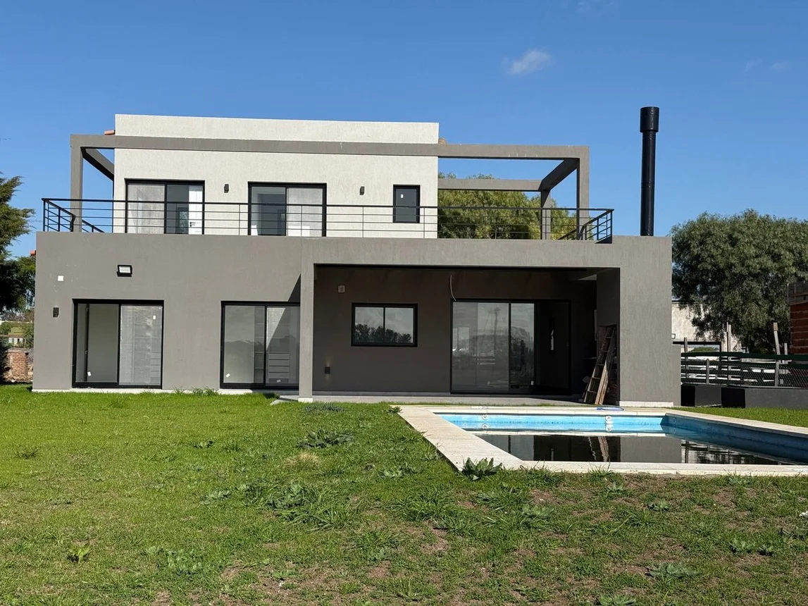Casa en venta en Pilar