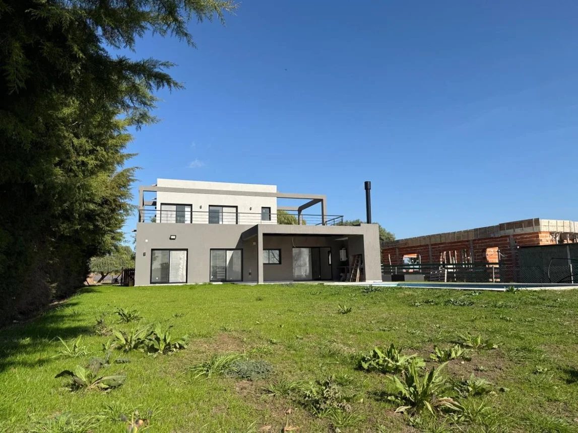 Casa en venta en Pilar, foto 2