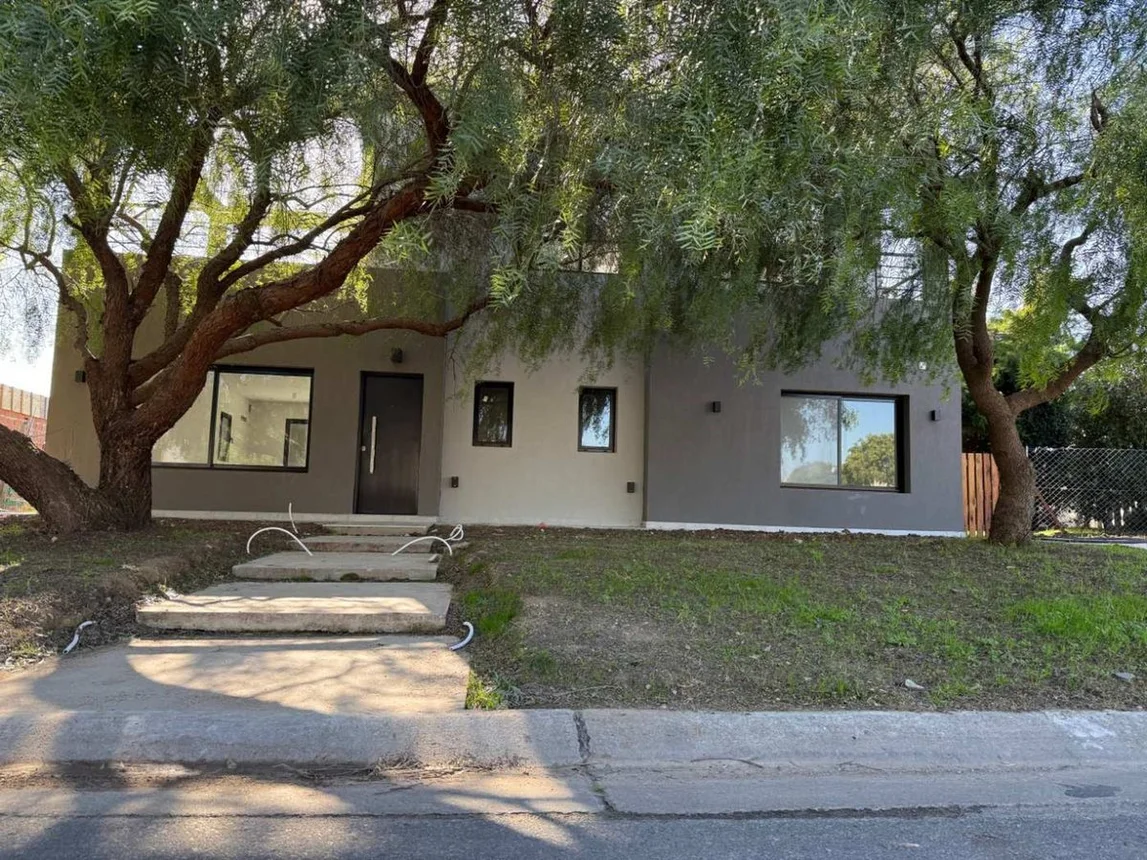 Casa en venta en Pilar, foto 3
