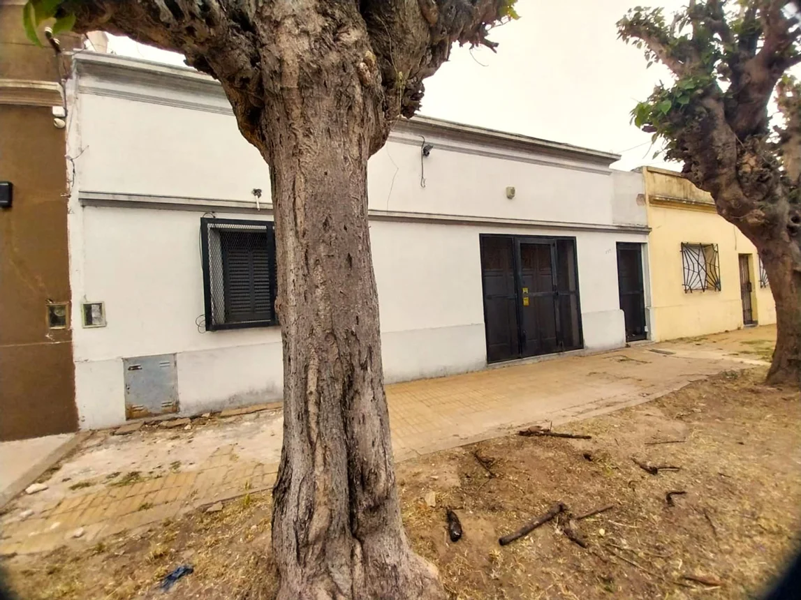 Casa de 3 ambientes en venta en Bernal Oeste, Comodoro Rivadavia 600