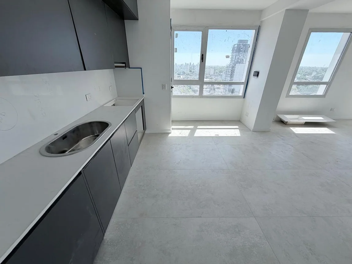 Departamento de 3 ambientes en venta en Lomas de Zamora, Avenida Meeks 300, foto 2
