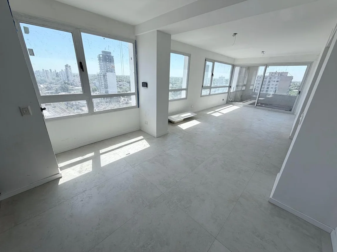 Departamento de 3 ambientes en venta en Lomas de Zamora, Avenida Meeks 300