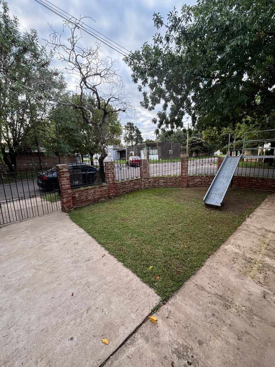 Foto 2 — CASAS EN VENTA EN PERGAMINO CON PATIO Y COCHERA