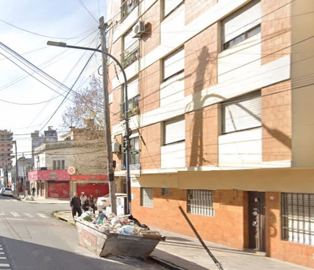 DEPARTAMENTO 3 AMB-PB C/PATIO-APTO PROF-LANUS ESTE