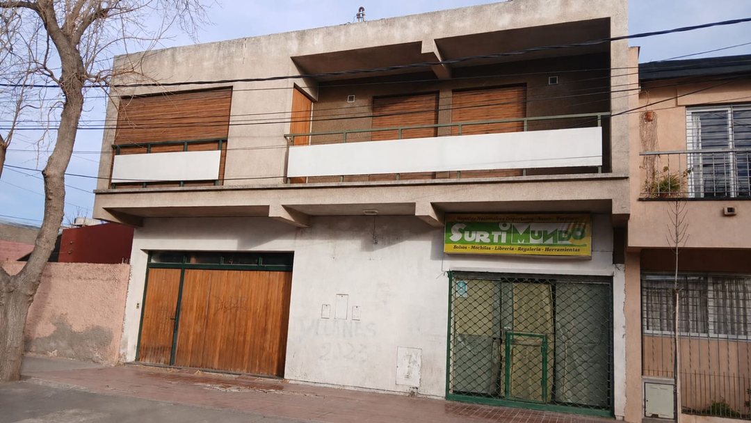 Venta de casa mas local comercial en Gral. Alvear