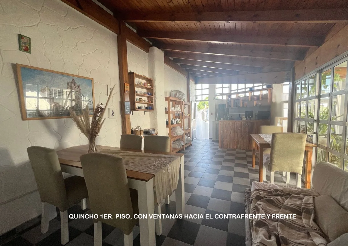 Casa en venta en Banfield, foto 2