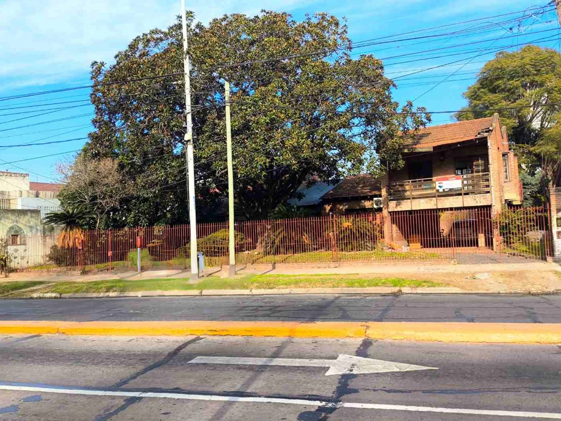 Casa de 6 ambientes en venta en Wilde, Avenida Ramón Franco 6300
