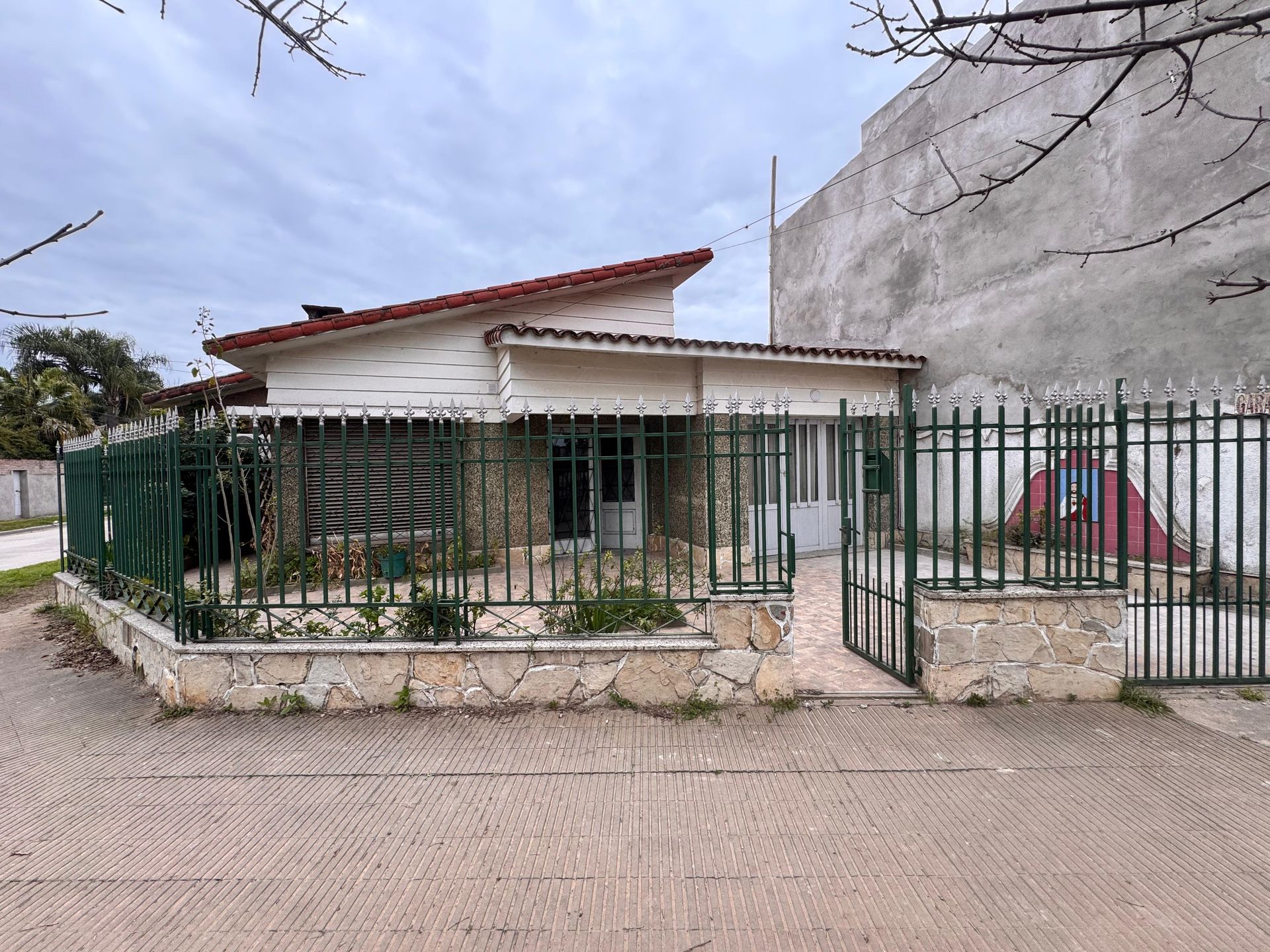 Alquiler sobre Av. lujan