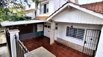 VENTA CASA 3 AMBIENTES , GARAGE Y DEPTO  P MOGOTES