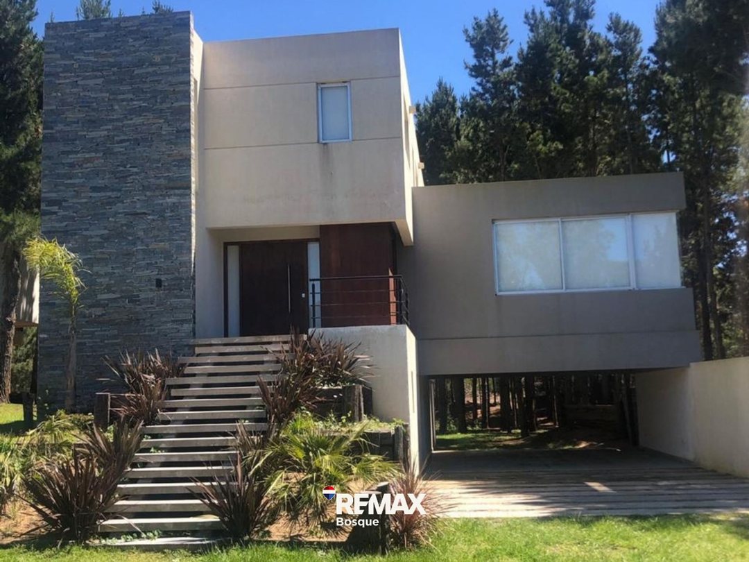Casa en alquiler anual Barrio Golf Costa Esmeralda