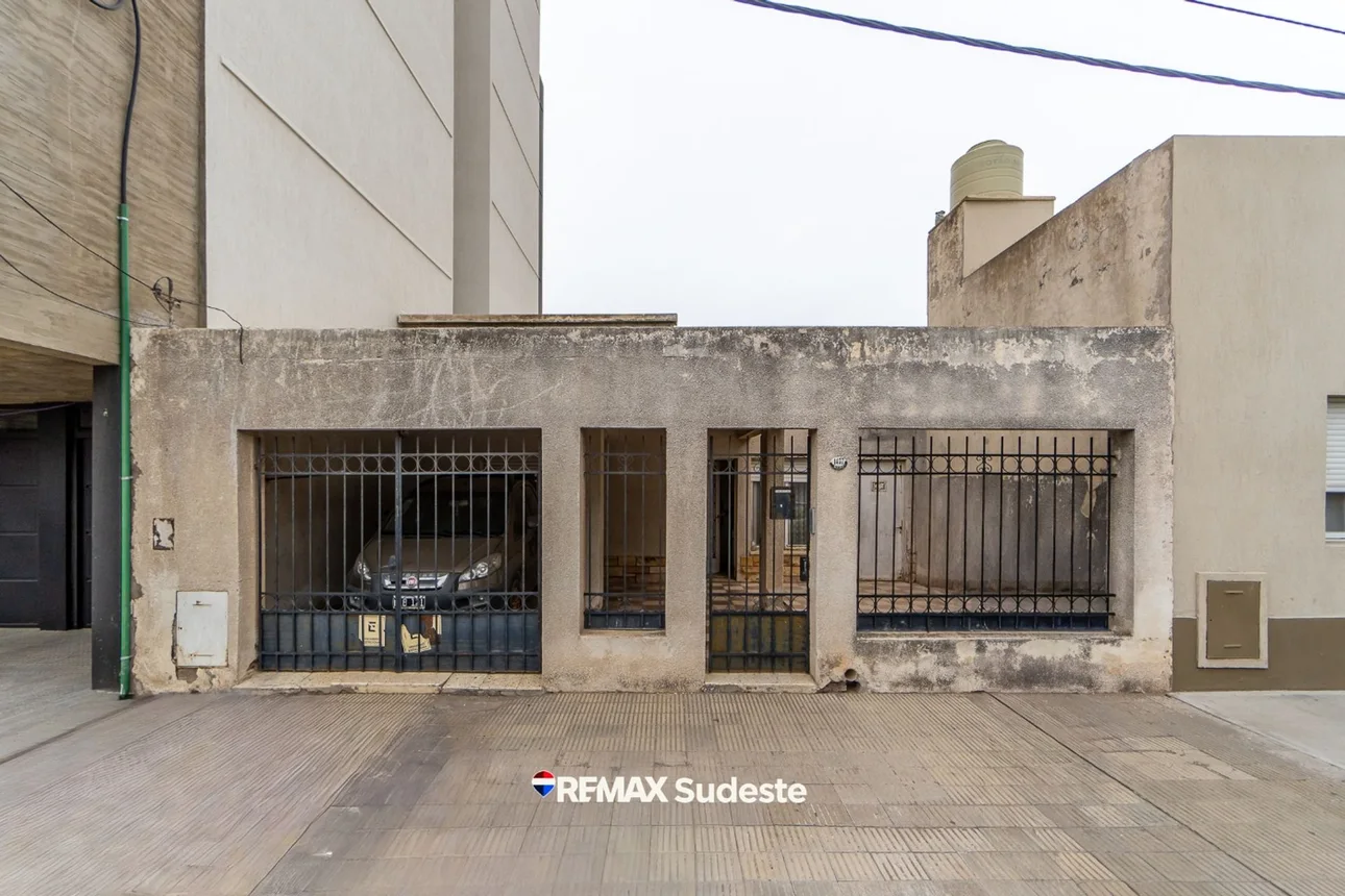 Casa de 4 ambientes en venta en Bahía Blanca, Maipú 1400
